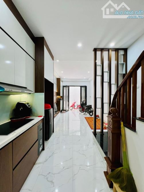 CẦN BÁN NHÀ ĐỊNH CÔNG - NHÀ ĐẸP LÔ GÓC - XÂY MỚI  - Ô TÔ ĐỖ SÁT CỬA - TẶNG NỘI THẤT - 1