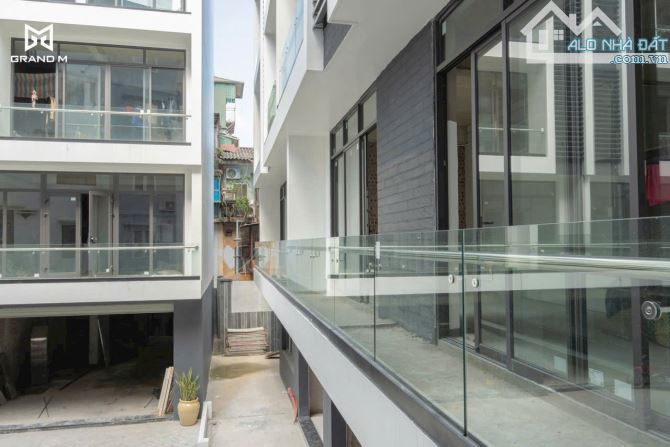 Bán Biệt thự phố Nguyên Hồng, Quận Đống đa, diện tích 140m2, 5 tầng, mt 10m, giá rẻ đầu tư - 1
