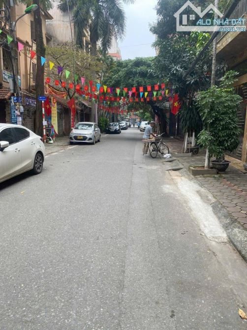 Bán nhà phố Phạm Tuấn Tài, Phân Lô, Ô Tô Tránh, Vỉa Hè, Giá 14.65 tỷ - 1