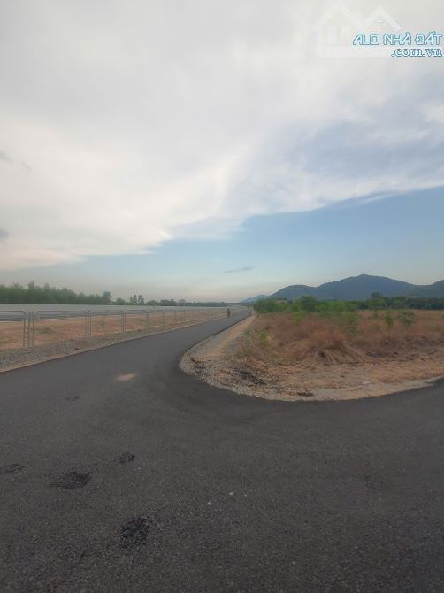 Cần bán 10.758m2 đất thổ cư mặt tiền đến 94m, liền kề cao tốc Biên Hòa - Vũng Tàu - 1