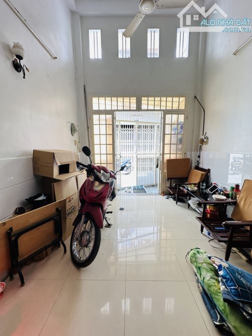 Bán nhà quận 6 - Hẻm ba gác - Nhà còn mới ở ngay 3,8 tỷ - 1