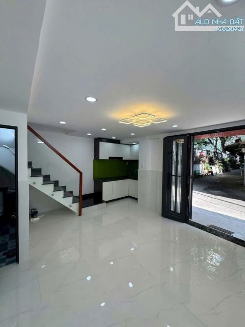CẦN BÁN NHÀ MẶT TIỀN QUẬN 5 (4.5X20M) 4 TẦNG HDT 50TR/THANG GIÁ VỀ CHỈ 34 TỶ - 1