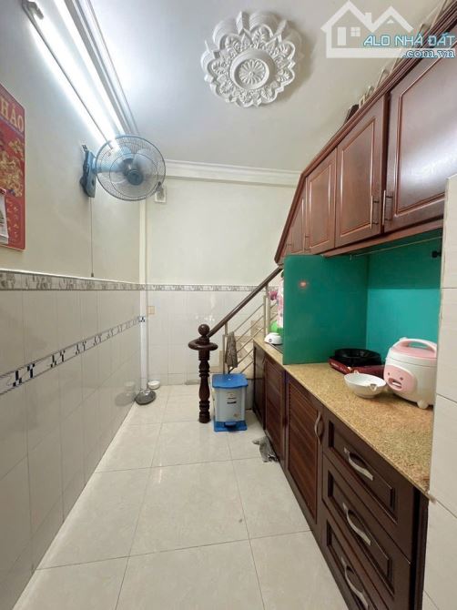BÁN NHÀ MẶT TIỀN HẺM ĐƯỜNG ĐOÀN VĂN BƠ F14. Q4 - 4 TẦNG BTCT - 72m2 - 1