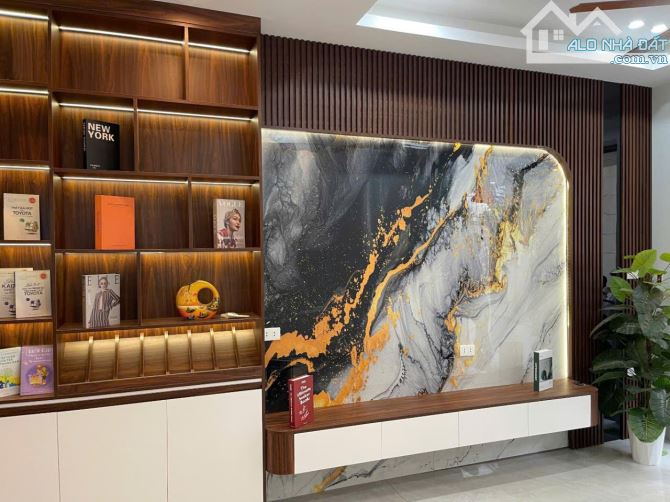 Bán nhà Phạm Văn Đồng, 45m2, phân lô, ô tô tránh, nội thất chủ tặng,  nhỉnh 8tỷ. - 1