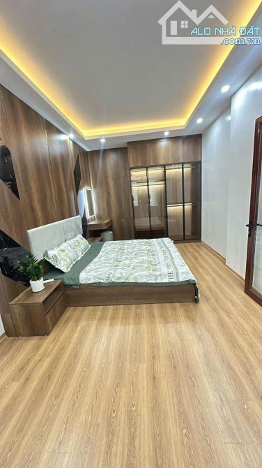 NGỌC HÀ 30M2 x Mặt tiền 5.5M - Ngõ thẳng tắp, cách mặt phố 50M, gần Lăng Bác. An ninh tốt. - 1