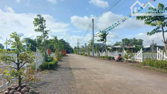 BÁN ĐẤT XÂY TRỌ HOẶC ĐẦU TƯ - 350M2 - GIÁ CHỈ 13 TRIÊU/M2- GỌI CHO EM XEM ĐẤT - 1