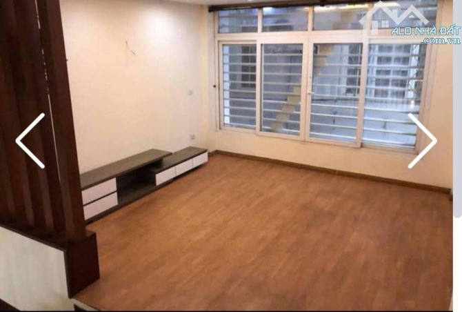 CẦU GIẤY , HOÀNG NGÂN 40 M X5 T MT4 M GIÁ BÁN 11,68 TỶ  THÔNG SỐ VÀNG - 1 NHÀ RA Ô TÔ TRÁN - 1