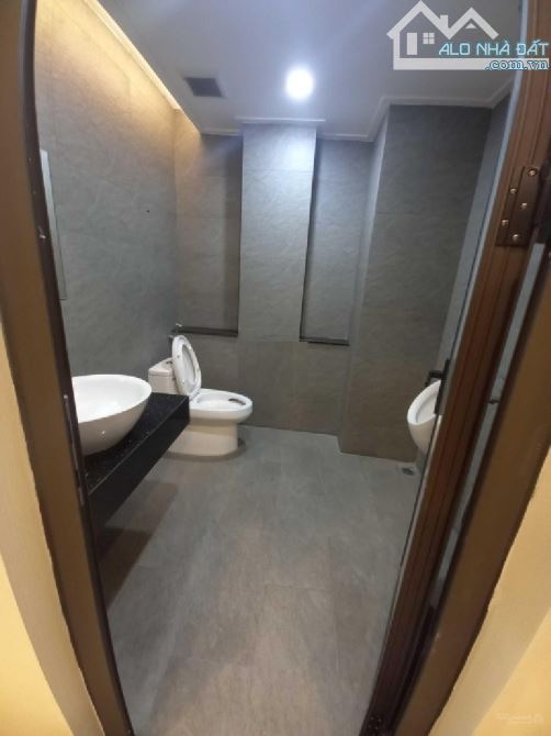 Cho thuê nhà 90m2 x 5 tầng mặt phố Xuân Quỳnh - phường Trung Hòa - Cầu Giấy - 1