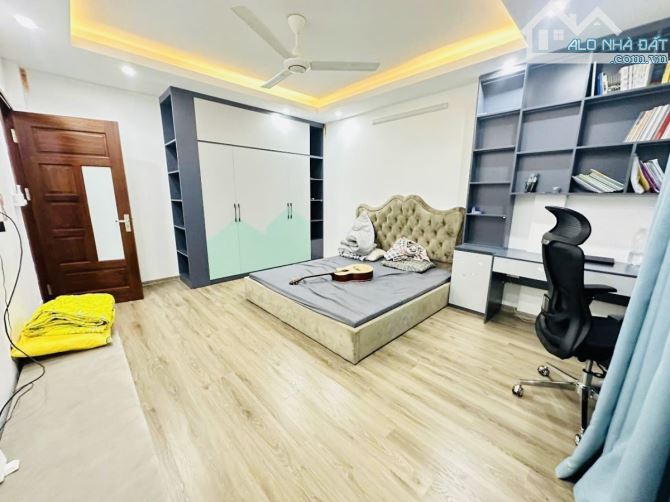 Lạc Long Quân - 35m2 -  7 tỷ 65 - Ngõ thông - Gần phố. - 1