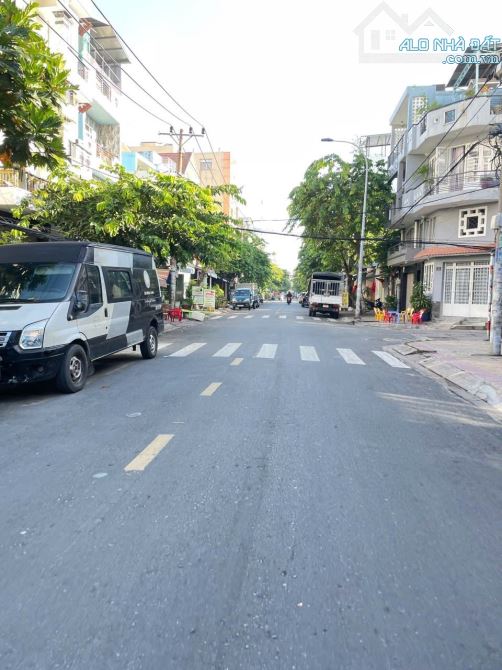 Bán nhà ngang khủng 5.2m, sát MT Nguyễn Ngọc Nhựt, 2 tầng, nhỉnh 4 tỷ - 1