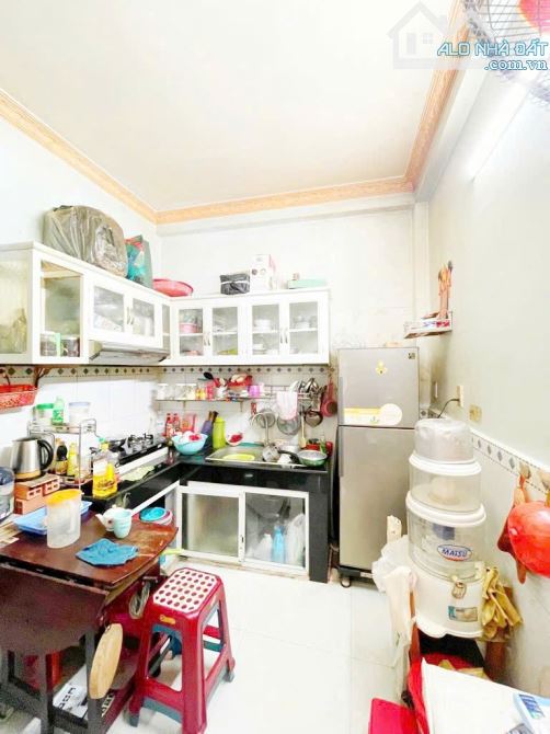 4.5 TỶ 🚦HÒA BÌNH, TÔ HIỆU - GẦN CHỢ CÂY KEO - DT ( 4 X 8 ), 2 TẦNG - HẺM 6M XE HƠI TỚI NH - 1