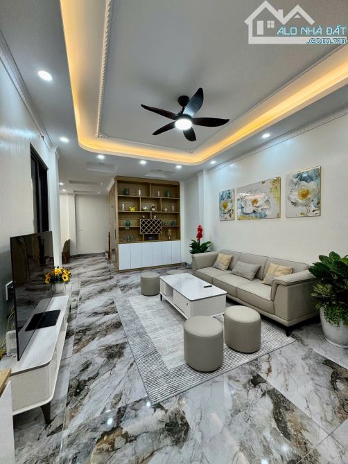 Bán nhà Ngọc Lâm, Mới kính Kong, DT 60m2 x 6 tầng x thang máy x 3 thoáng, nội thất cơ bản, - 1
