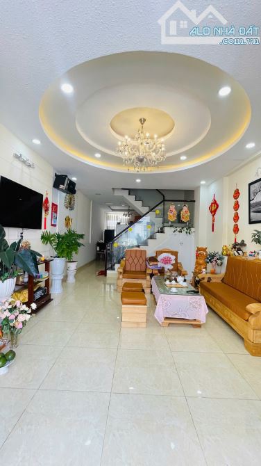 Bán nhà mặt phố tại Nguyễn Trung Trực, 6,5 tỷ, 66 m2, cách Hồ Xuân Hương 1km - 1