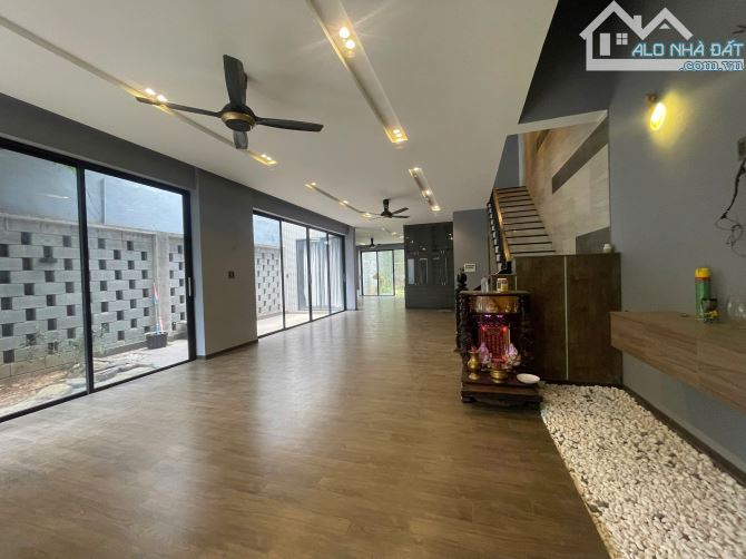 Biệt thự cao cấp MT đường Phạm Quang Ảnh gần Võ Văn Kiệt, cách biển Mỹ Khê chỉ 10 phút - 1