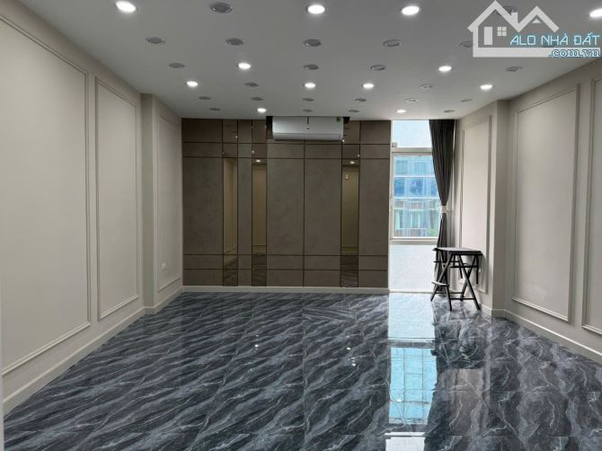 Cho thuê văn phòng làm công ty hoặc spa, nail 1 sàn 48m2 tổng 3 sàn hơn 140m2 có thuê lẻ - 1