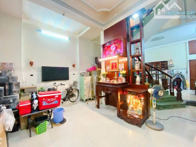 Bán nhà chính chủ Phan Huy Ích - Ngang 5.6m - Hẻm ô tô đậu cửa - Giá chỉ 5.x tỷ TL - 1