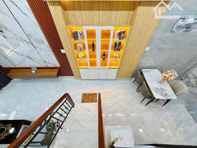 **Bán nhà HXH Phạm Văn Hai** phường 3, Tân Bình (4,5*28) 5 lầu - 21,818 tỷ - 1