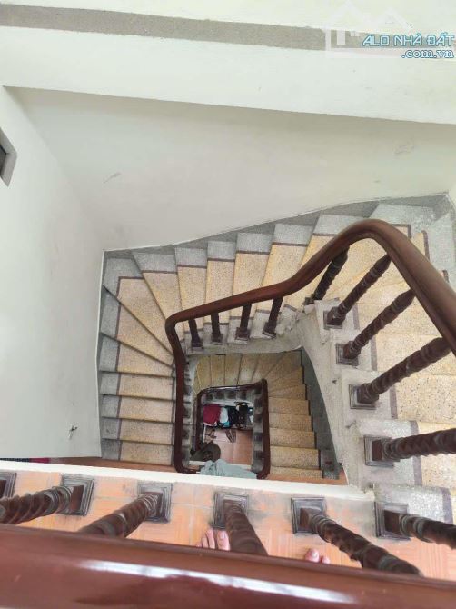 Bán nhà Kim Giang Hoàng Mai Sổ Dt28/35/37t2 . 3 Tầng . Mt3 . Giá 5tỷ8 NGÕ BA GÁC - Ô CHỜ T - 1