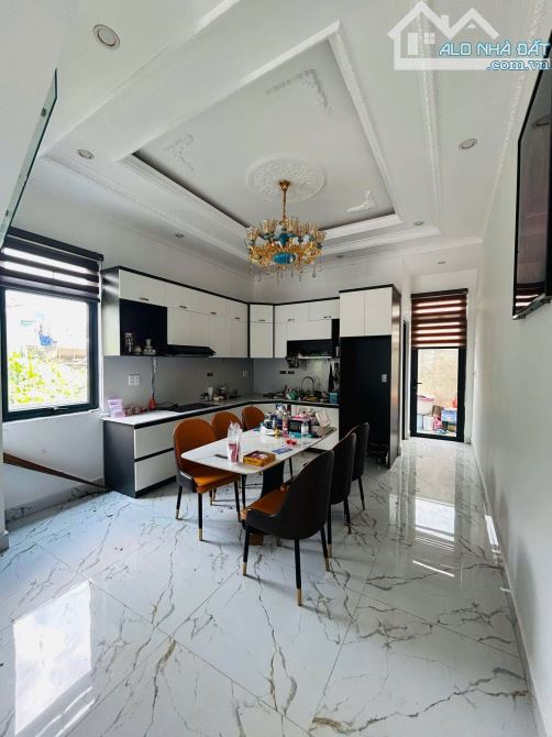 ✨🏡✨ Cần bán Nhà Phố Hẻm xe hơi , đường Nguyễn Đình Quân, P.05, Đà Lạt  👉 Diện tích: - 1