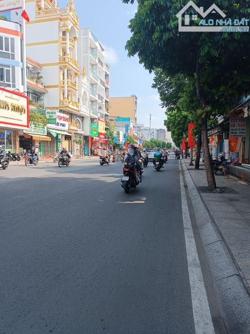 Bán nhà MTKD Lũy Bán Bích Tân Phú 4.25x20m cấp 4 giá 14.5 tỷ TL (gần Hòa Bình - Cây Keo) - 1