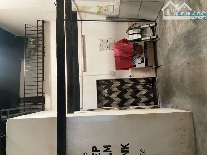 Nhà mặt tiền hoàng Diệu  giá rẻ - 1