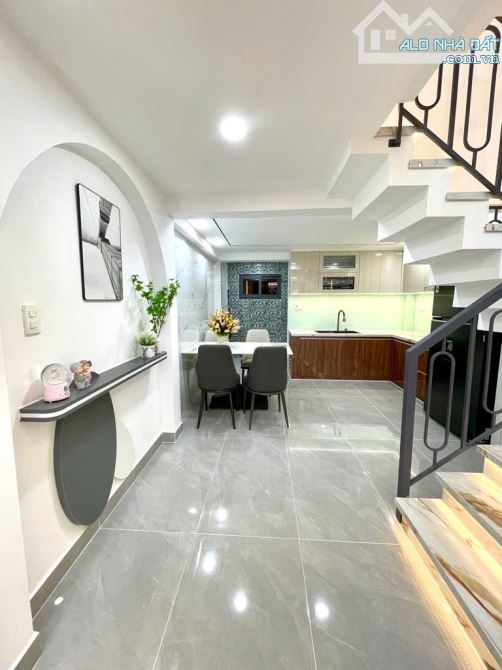 Bán nhà 3 tầng - Xe hơi ngủ trong nhà - 4X12 - Ngay EMART Phan Huy Ích - Chỉ 5 tỷ x TL - 1