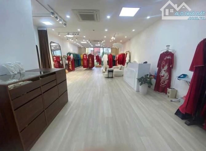 BÁN NHÀ PHÂN LÔ NGUYỄN VĂN HUYÊN, ÔTÔ TRÁNH, KINH DOANH ĐẮC ĐỊA, 75M2 NHỈNH 26TỶ - 1