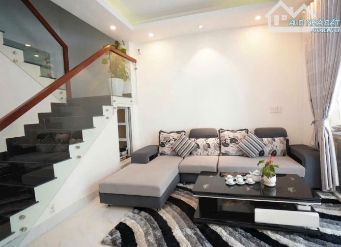 Bán nhà trung tâm phố giá 7,9tỷ đường nhựa oto tận cửa - 1