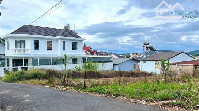 Bán lô đất gần ngã 5 Đại Học giá 9,5tỷ đường nhựa oto - 1
