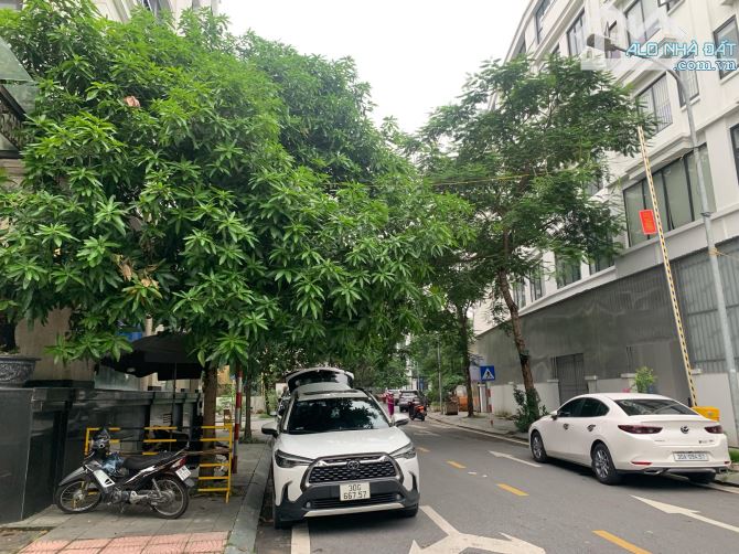 BÁN ĐẤT LÂM HẠ LONG BIÊN 83M- TIỀN HẬU 9M. 15.5 TỶ LÔ GÓC Ô TÔ TRÁNH VÀO ĐẤT GIÁ ĐẦU TƯ - 1