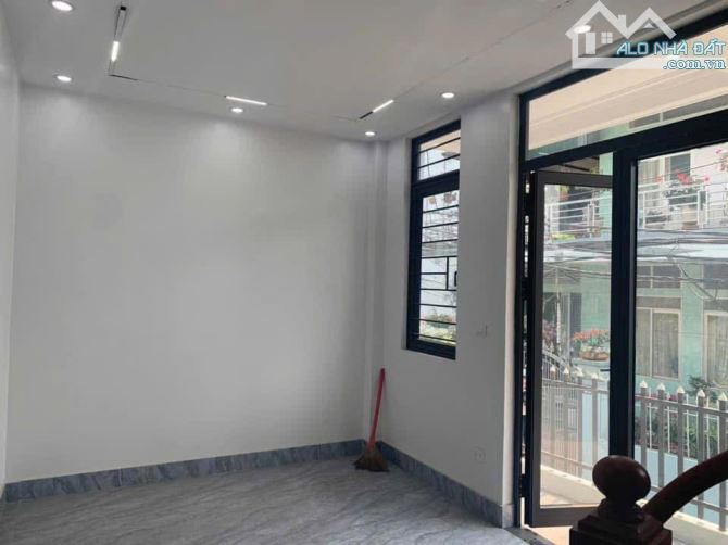 Bán Nhà 2 Tầng Ngõ 16 Cao Xanh,P.Cao Xanh. DT:103m2 Oto Đỗ Cửa !!! - 1