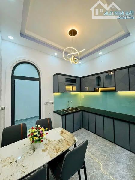 🚨 VỊ TRÍ ĐỘC TÔN - HÀNG XÓM TOÀN DOANH NHÂN - ĐƯỜNG ĐỒNG KHỞI - DT 4.2X17.5M - 1