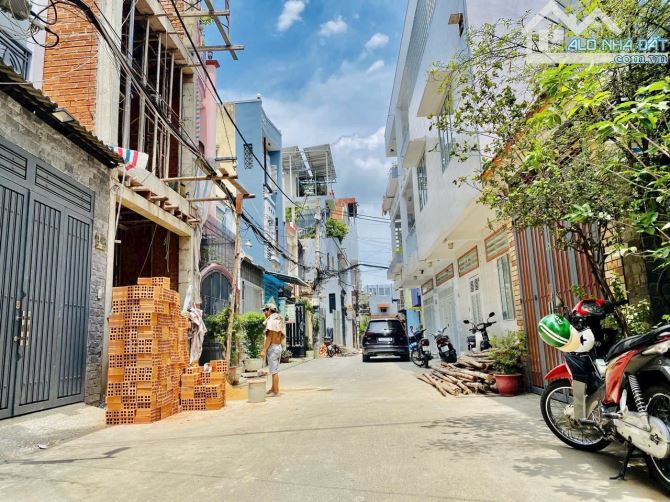 Bán nhà Hẻm 8m Đồng Đen, P10, Tân Bình 65m2 3 Tầng Giá chỉ hơn 9 Tỷ - 1