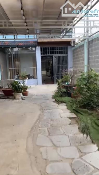 Cần bán nhà mặt tiền nhựa Sóc Thác gần bệnh viện Tỉnh - 1