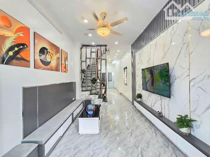 Bán nhà 4 tầng 38m2- đường 4m oto đỗ ngày đêm-Trung tâm Phụng Châu-gần ĐH Thể Thao-Uỷ Ban - 1