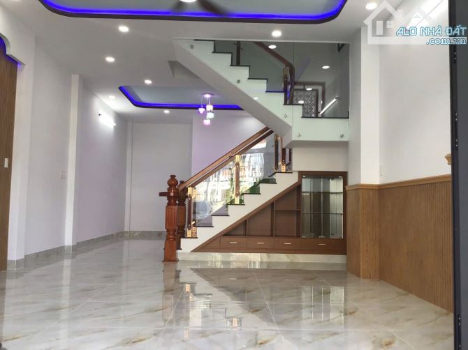 Bán nhà 3 tầng vĩnh hiệp ô tô cách 23/10 chỉ 30m - 1