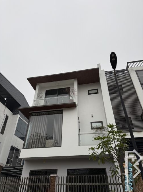 Bán gấp giảm 1 tỷ, Biệt thự Hoa Viên, KDT Đặng xá, Giá đầu tư, 200m2 - MT 9m - 1