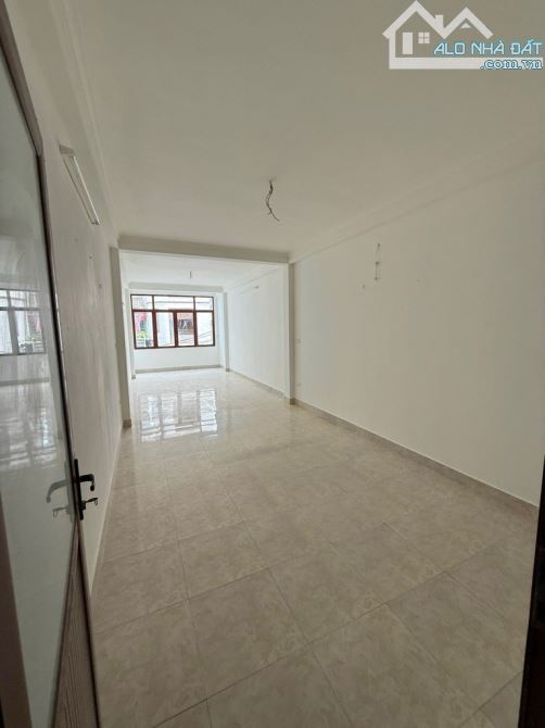 NHÀ ĐẸP DÂN XÂY - NGÕ ĐẸP Ô TÔ VÀO NHÀ - 2 THOÁNG TRƯỚC SAU - Ô CHỜ THANG MÁY - 1