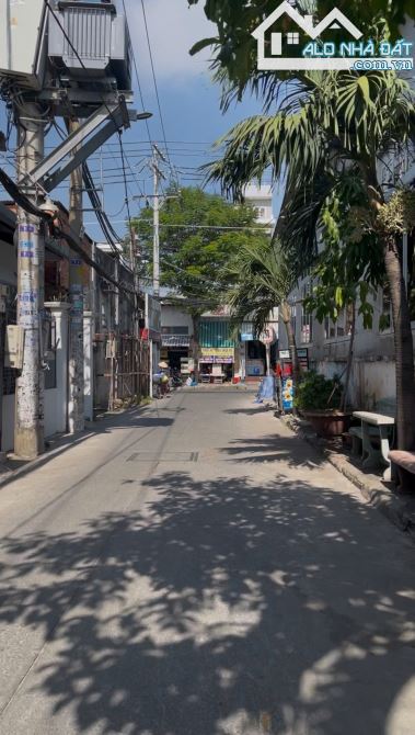 Nhà C4, Hẻm 4m đường Nguyễn Văn Qúa, 5.2x27m, giá chỉ 5.7 tỷ TL - 1