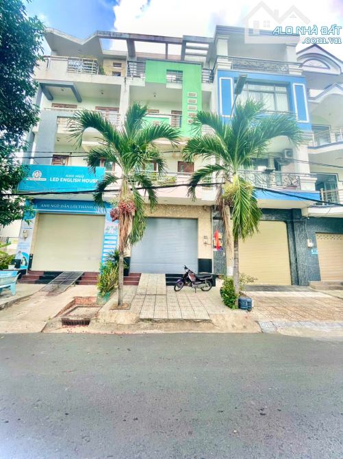Bán nhà mặt tiền đường số Phạm Hữu Lầu, Quận 7, DT 5x18,5m. Giá 13,8 tỷ - 1