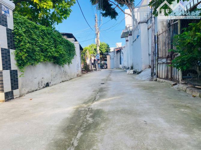 BÁN NHÀ CẤP 4 HẺM OTO ĐƯỜNG ĐÀO VĂN TIẾN-VĨNH HẢI.DT 92,5M NGAG 5,4M ĐƯỜNG 3M QH 10M CÓ 2P - 1