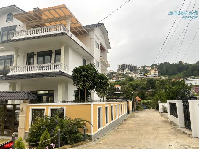Đất villa 342m2 trung tâm Đà Lạt giảm sốc 20 tỷ còn 13.5 tỷ - 1