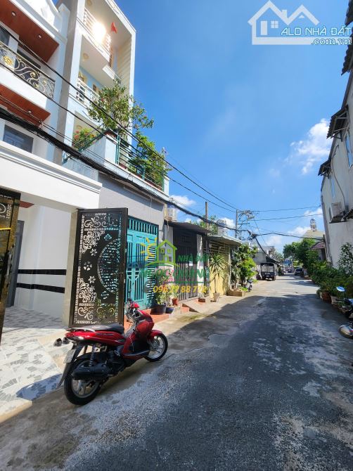 BÁN NHÀ ĐƯỜNG TRUNG MỸ TÂY 2A, HẺM 6M THÔNG, 3 TẦNG, 4 PHÒNG NGỦ - 1