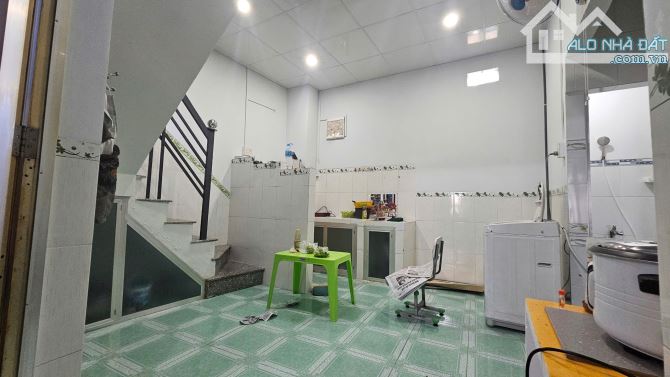 BÁN NHÀ SÁT CHỢ ĐẦM ĐƯỜNG OTO 8M.DT 60,5M CÓ 2 GIAN VÀ 3PN 3WC.GIÁ 4TY6 CÒN THƯƠNG LƯỢNG - 1