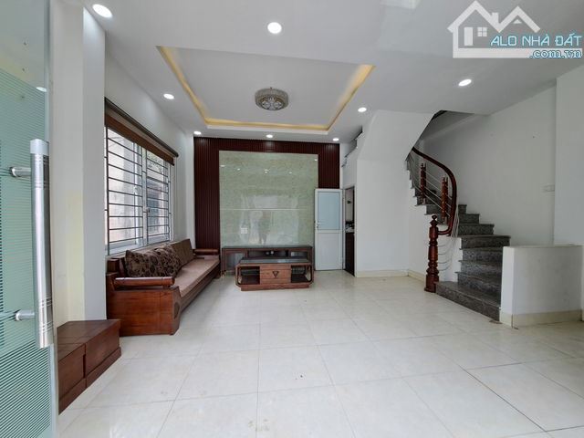 BÁN GẤP SIÊU PHẨM 37m2,4 TẦNG, NGAY YÊN NGHĨA ,HÀ ĐÔNG,GIÁ  5 TỶ - 1