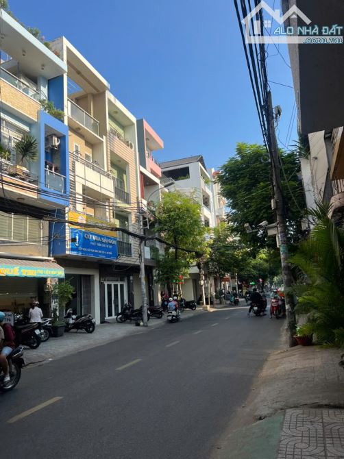 BÁN NHÀ ĐẸP Mt 3 TẦNG – NGUYỄN HỒNG ĐÀO, P14, TÂN BÌNH 18 tỷ