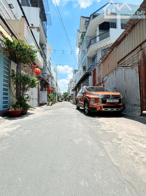SIÊU PHẨM BÁN NHÀ ĐÚC 4 TẦM 5X16M HẺM 7M ĐƯỜNG LÊ VĂN QUỚI . GIÁ 6,95 TỶ TL - 1