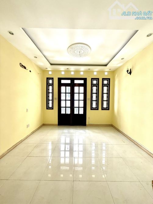 NHÀ KHU VIP SÂN BAY, 3 TẦNG 60M² NỞ HẬU, HXH TRÁNH, 6PN, KHU DÂN TRÍ CAO, CHỈ 13.2 TỶ - 1