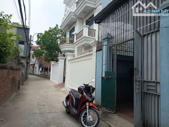 CẦN BÁN NHÀ CAO XÁ -Ô TÔ ĐỖ CỔNG -NGÕ THÔNG TỨ TUNG -BÃI ĐỖ XE GẦN -4.7 Tỷ - 1