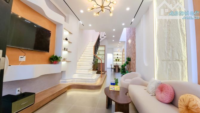 NHÀ FULL NỘI THẤT GẦN CHỢ Y NUÊ: GIÁ 3.95 tỷ - 1